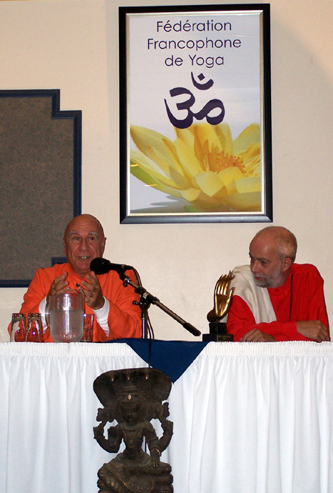 Swamis  Sai  Shivananda  et  Shraddhananda